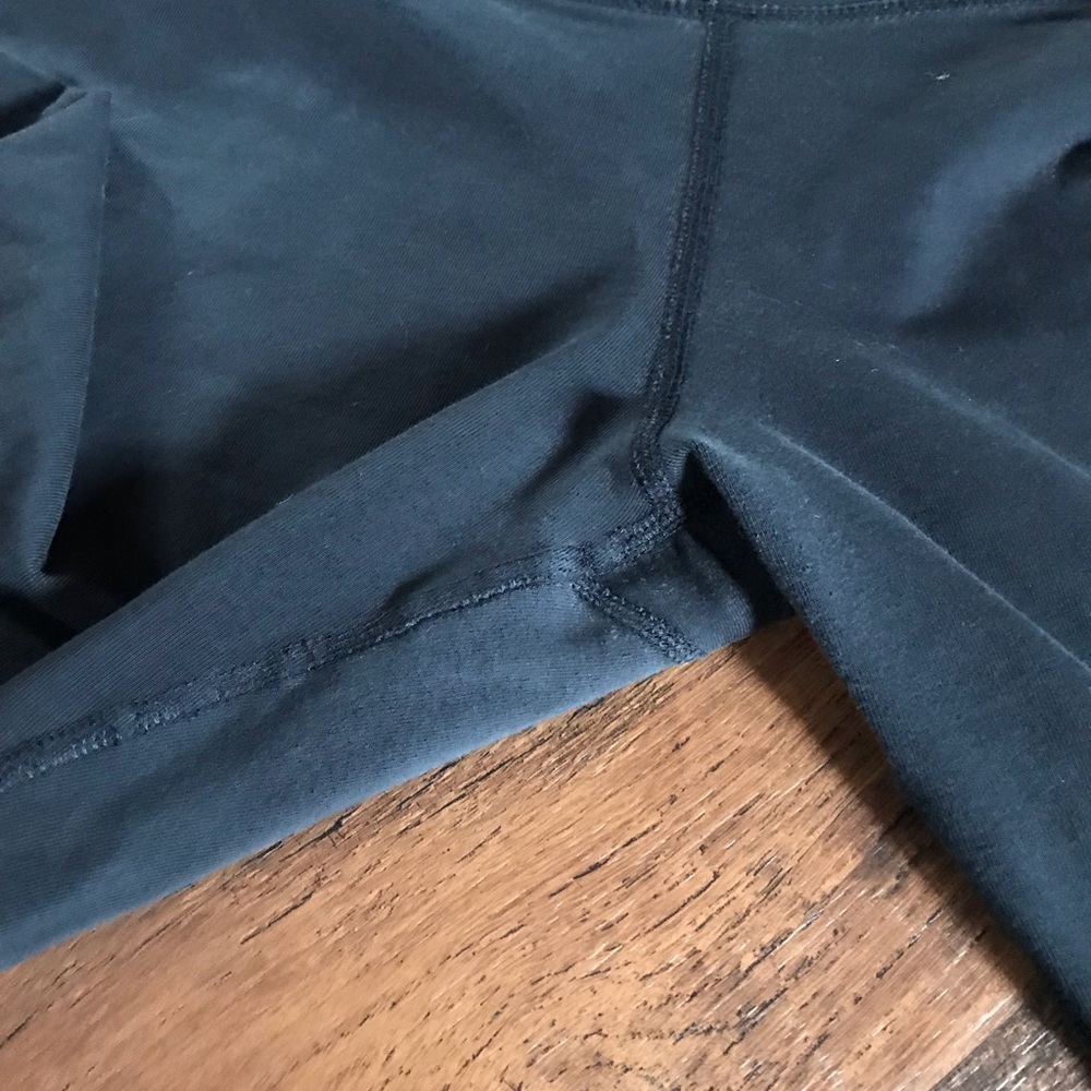 Nike cropped leg dry fit leggings - Picture 2 of 8